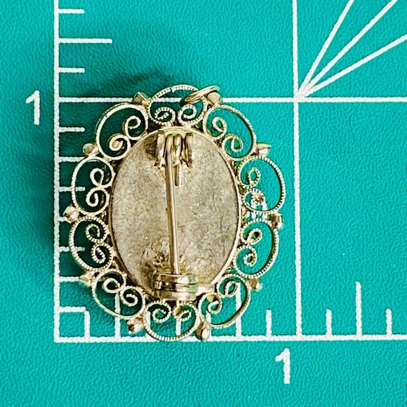 Tiny Floral Embroidery Cameo Brooch Scatter Pin Gold Tone Ornate OpenWork Frame - Picture 6 of 6